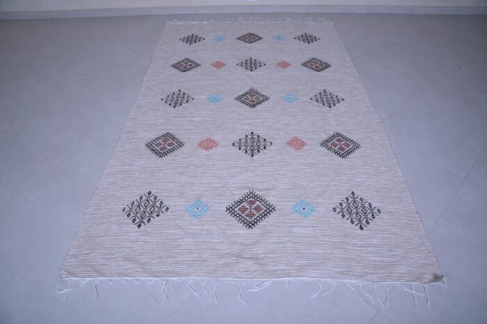 authentic Moroccan rug – 5.5 x 9.1 feet – colorful handwoven kilim with bohemian Berber design