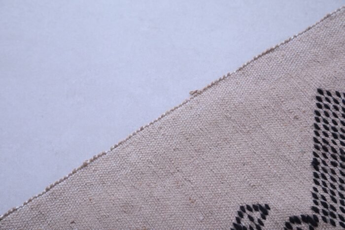Handwoven Moroccan Cotton Throw – Beige & Black Kilim Rug - Image 9