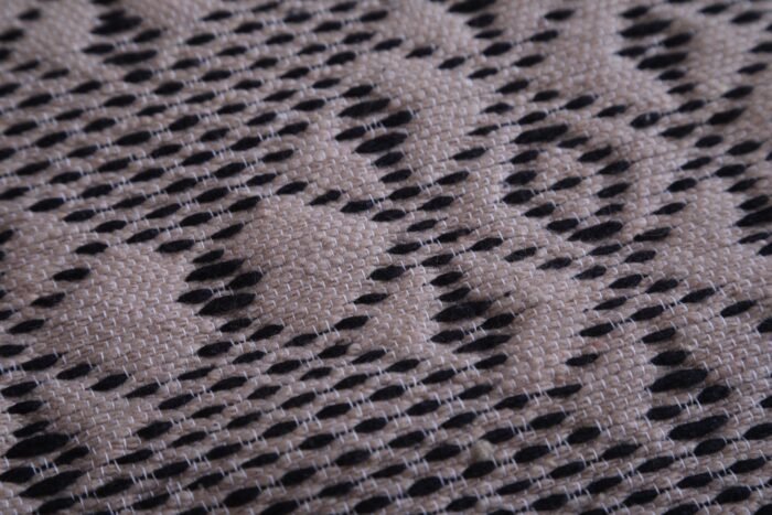 Handwoven Moroccan Cotton Throw – Beige & Black Kilim Rug - Image 6