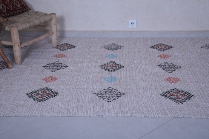authentic Moroccan kilim rug – colorful flat woven texture – 5.5 x 9.1 feet