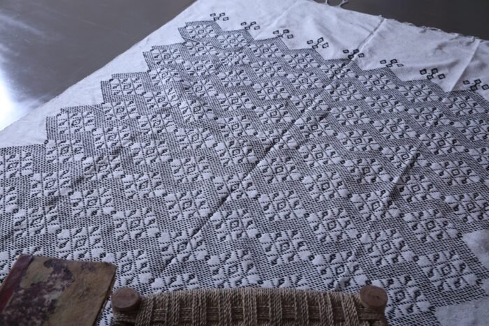 Handwoven Moroccan Vintage Rug - Black and White Kilim Rug - Image 5