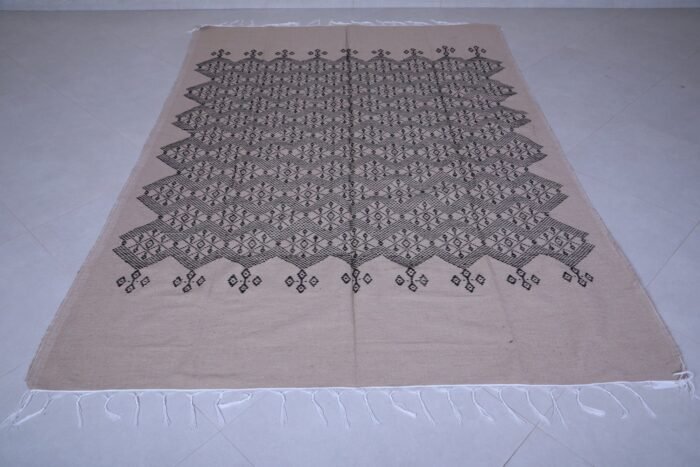 flat woven Moroccan kilim blanket – 6.2 x 9 feet – handwoven in beige and black