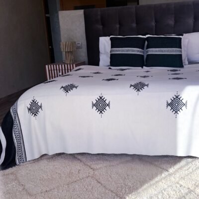 Handwoven Moroccan Blanket – Embroidered Boho Throw - Image 5