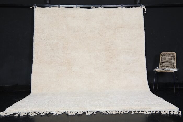Handmade Moroccan ivory wool rug in Beni Ourain style, crafted from 100% natural lamb wool with a soft creamy tone – perfect for modern, minimalist, and boho interiors