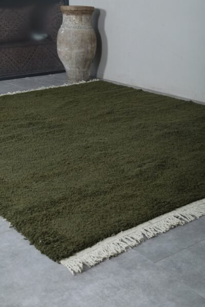 Moroccan Dark Green Rug showing the handwoven wool fibers, thick Beni Ourain texture, and high-quality Moroccan craftsmanship from local Berber women.